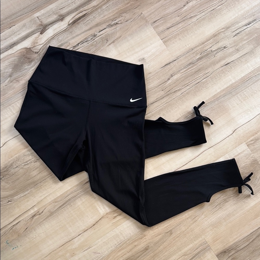 Nike Ribbed Black Leggings